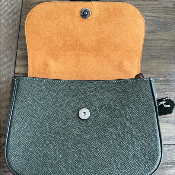 Coach shoulder purse - Picture 6 of 10